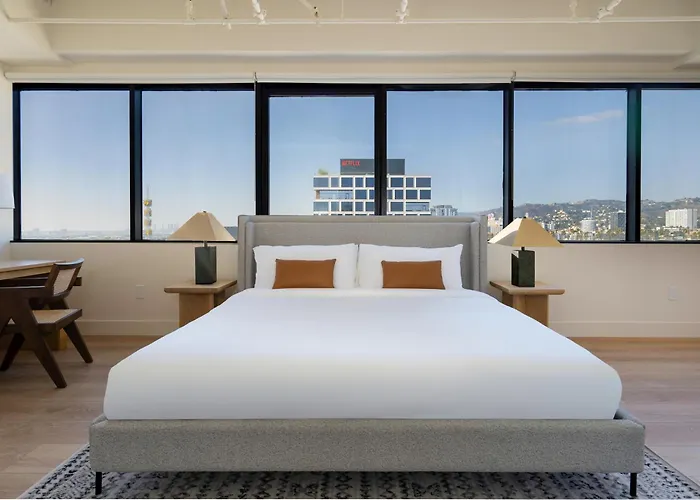 Kasa Sunset Los Angeles